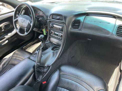 Used 2002 Chevrolet Corvette Convertible w/ Preferred Equipment Group2 RWD image 14