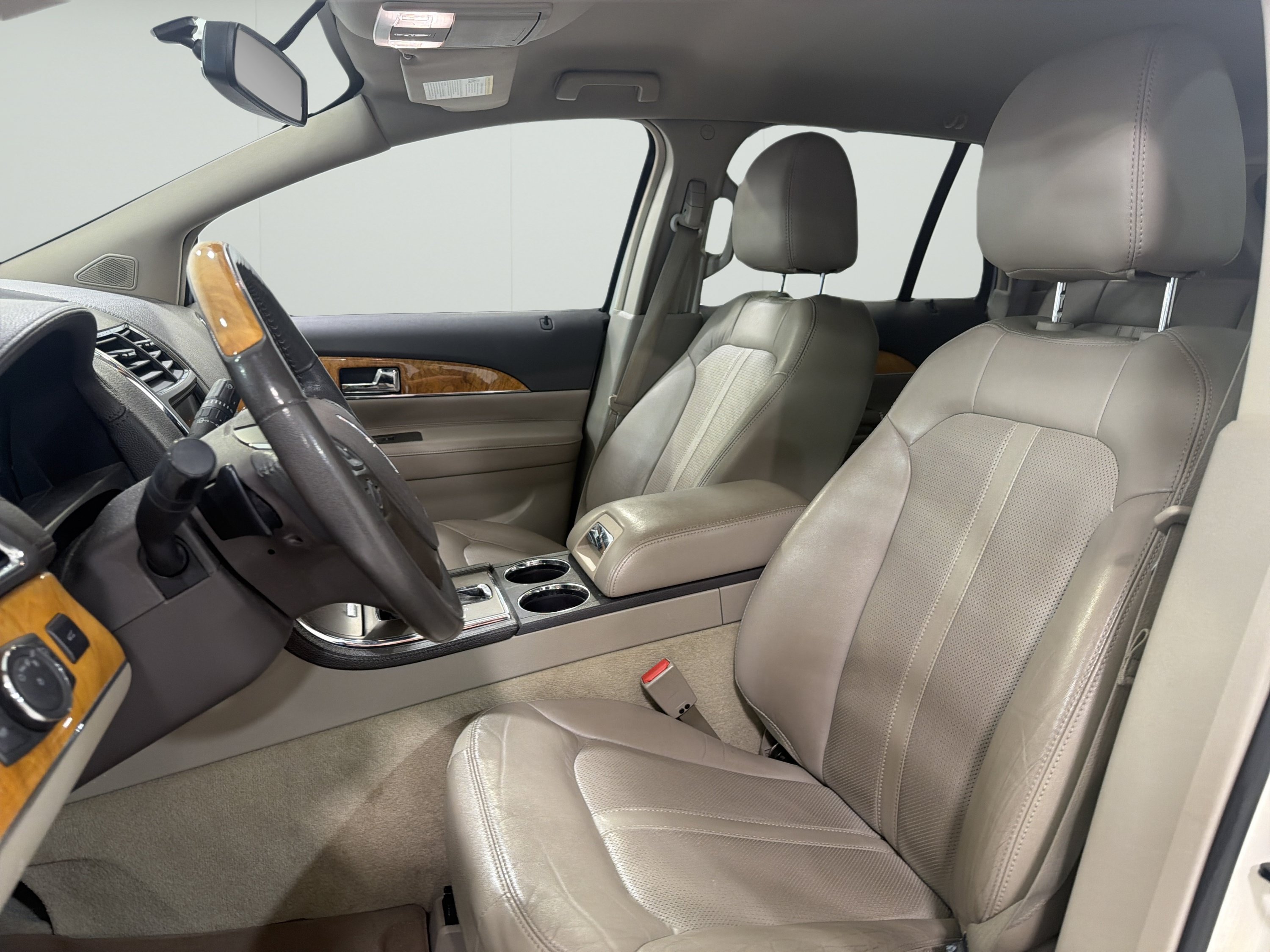 Used 2013 Lincoln MKX FWD w/ Wood Pkg image 9