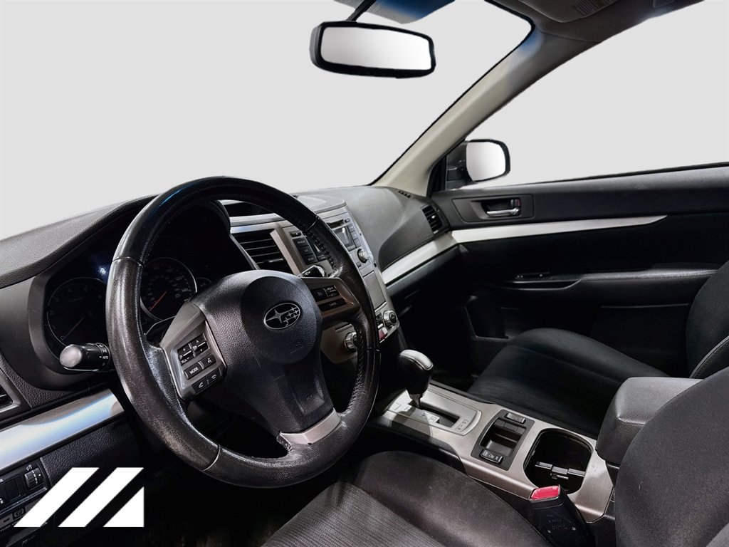 Used 2013 Subaru Outback 2.5i Premium AWD/4WD image 8