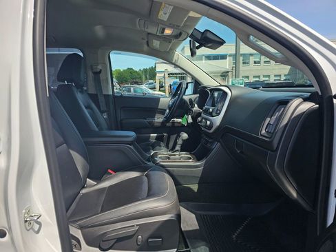 Certified 2017 GMC Canyon SLT w/ Driver Alert Package AWD/4WD image 10