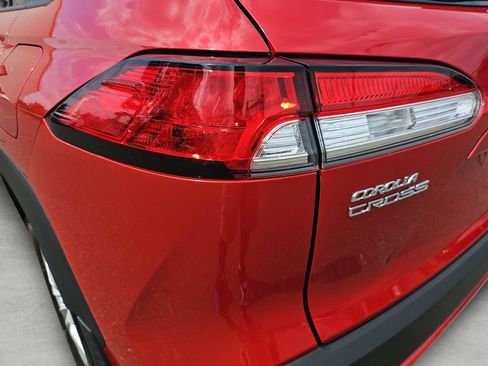 Used 2024 Toyota Corolla Cross LE w/ Moonroof Package FWD image 20