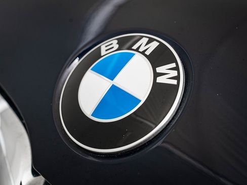 Used 2022 BMW ALPINA B7 xDrive image 3