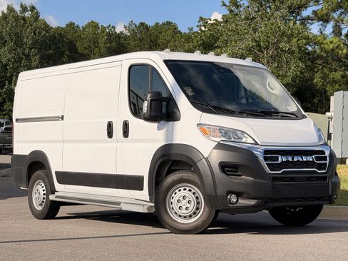 Used 2025 RAM ProMaster 2500 w/ U-Haul Equipment Group FWD image 5