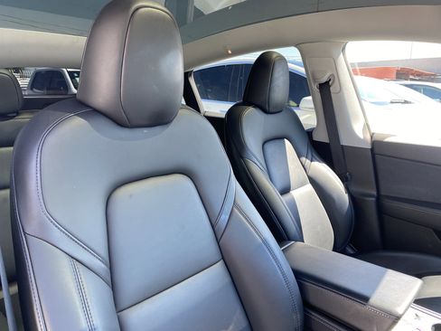 Used 2023 Tesla Model Y Long Range image 28