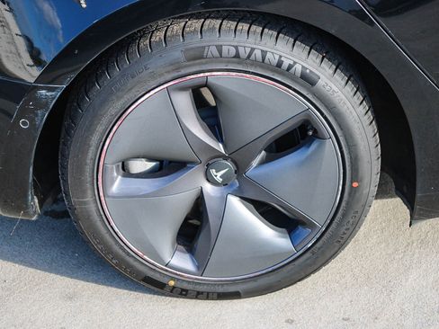 Used 2020 Tesla Model 3 Long Range image 12