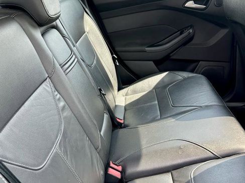 Used 2016 Ford Focus Titanium w/ Titanium Technology Package FWD image 6