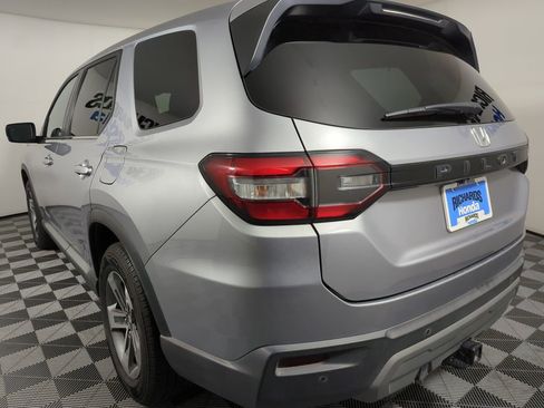 Used 2023 Honda Pilot EX-L image 2