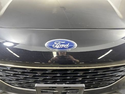 Used 2020 Ford Escape SEL image 9