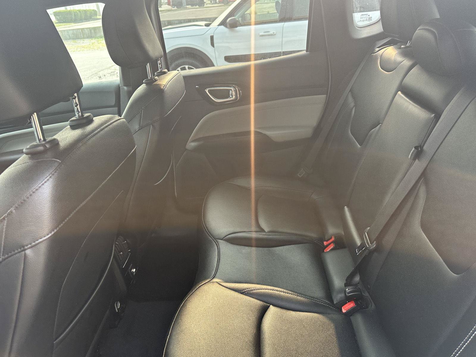 Used 2025 Jeep Compass Limited AWD/4WD image 28