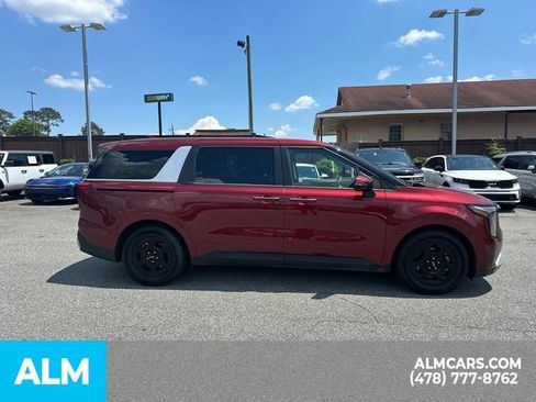 Used 2025 Kia Carnival FWD image 9