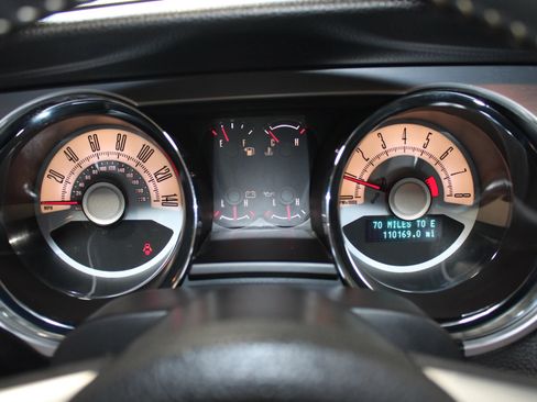 Used 2010 Ford Mustang GT RWD image 12