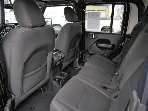 Used 2021 Jeep Gladiator Sport image 25