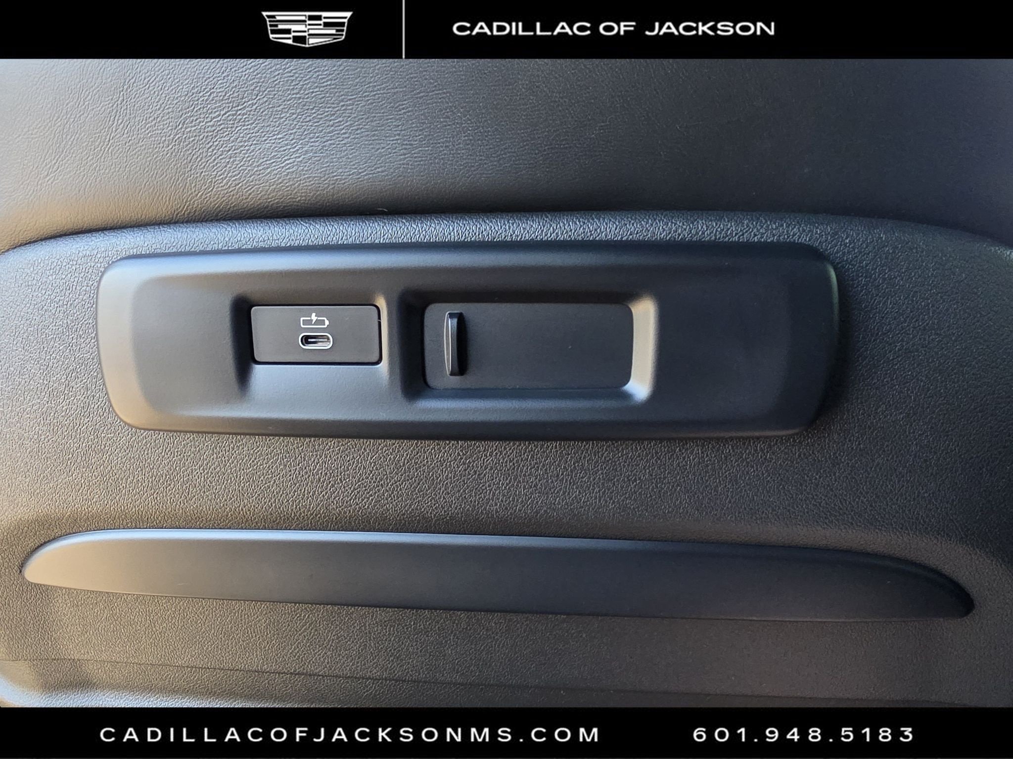 Used 2022 BMW X5 M50i w/ Executive Package AWD/4WD image 18