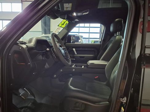 Used 2023 Land Rover Defender 110 V8 AWD/4WD image 18