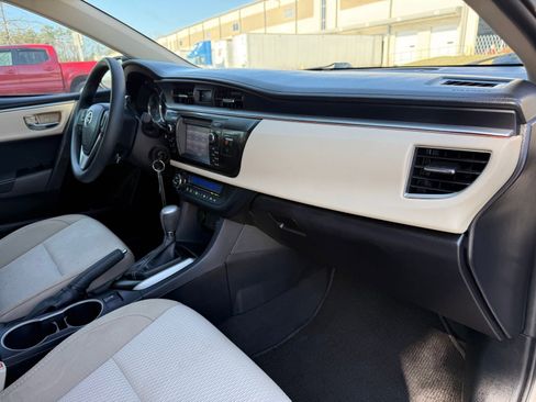 Used 2016 Toyota Corolla LE image 23