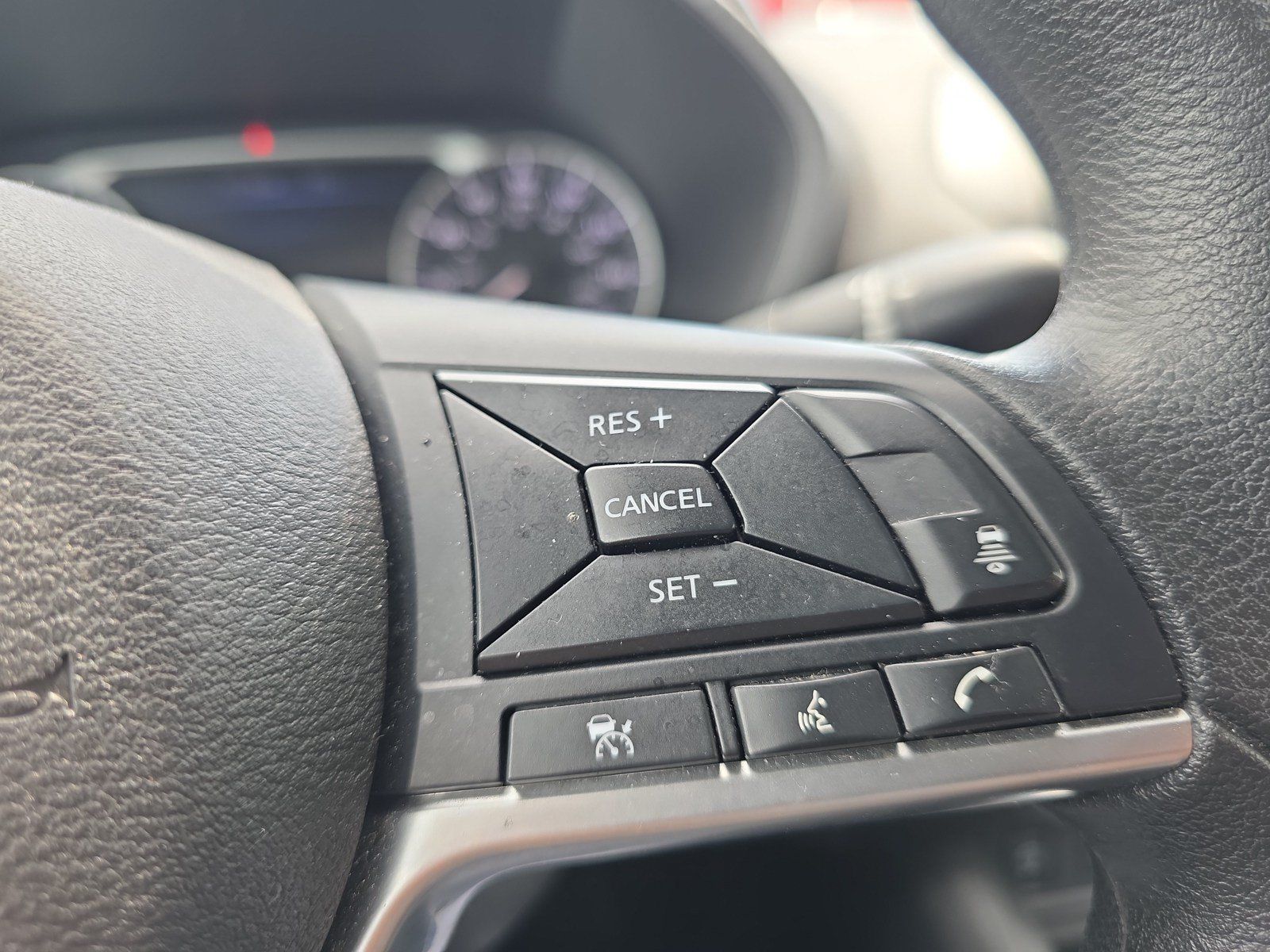 Used 2024 Nissan Sentra SV FWD image 25