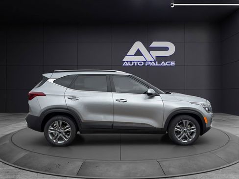 Used 2023 Kia Seltos S w/ Navigation Package image 8