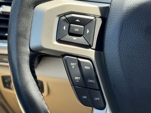 Used 2021 Ford F250 Lariat w/ Lariat Value Package image 7