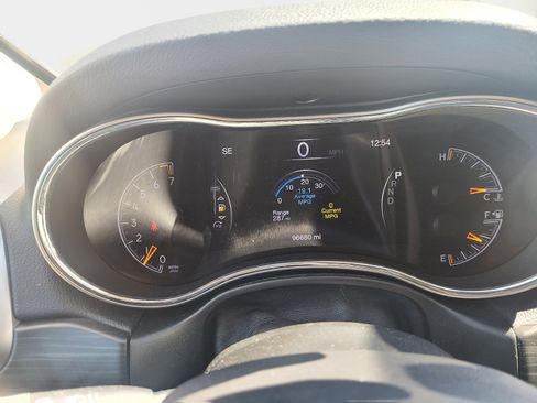 Used 2020 Jeep Grand Cherokee Limited w/ Premium Lighting Group image 10