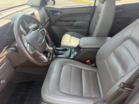 Used 2022 GMC Canyon Denali RWD image 27