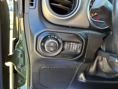 Certified 2021 Jeep Gladiator Sport image 18