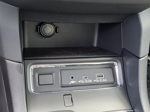 Certified 2025 Subaru Ascent Premium image 23