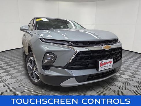 Used 2025 Chevrolet Blazer LT AWD/4WD image 2
