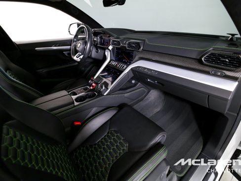 Used 2019 Lamborghini Urus AWD/4WD image 29