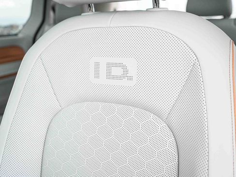 New 2025 Volkswagen ID. Buzz 1st Edition AWD/4WD image 27