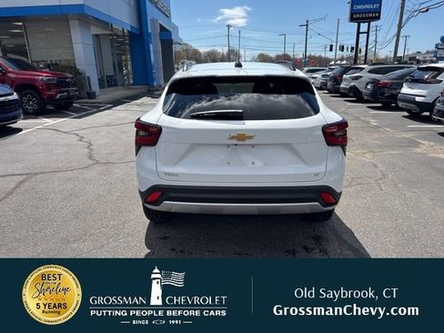 New 2026 Chevrolet Trax LT FWD image 6