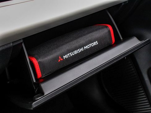 New 2025 Mitsubishi Outlander SE image 18