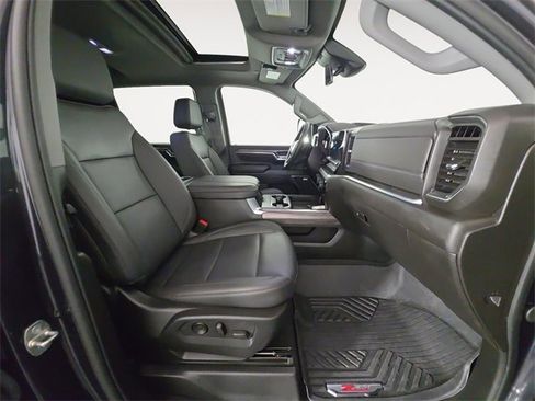 Used 2024 Chevrolet Silverado 2500 LTZ w/ LTZ Premium Package image 15