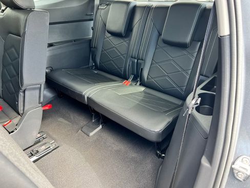 Used 2025 Volkswagen Atlas SE image 15