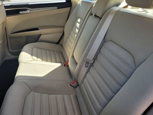 Used 2016 Ford Fusion SE image 13