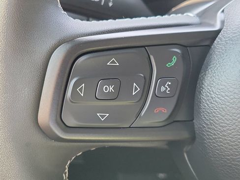 Used 2025 Jeep Gladiator Rubicon w/ Convenience Group AWD/4WD image 14