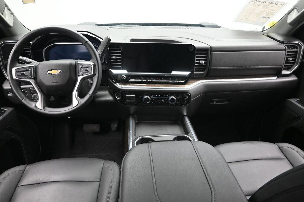 Used 2026 Chevrolet Silverado 3500 LT AWD/4WD image 14