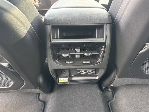 New 2025 Jeep Grand Cherokee Altitude image 19