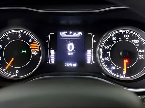 Used 2021 Jeep Cherokee Latitude image 25