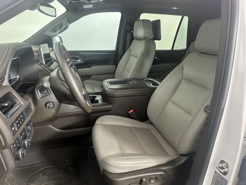 Used 2024 Chevrolet Tahoe Z71 w/ Luxury Package AWD/4WD image 13