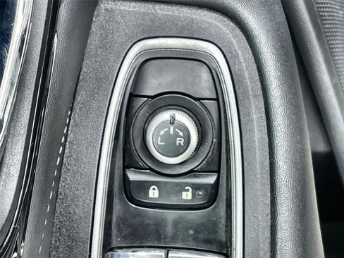 Used 2021 Subaru Outback Limited image 15