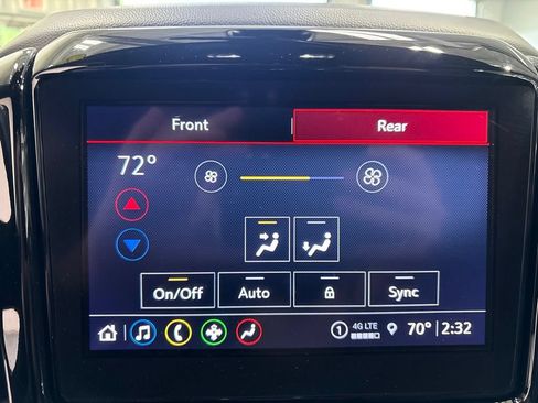 Used 2023 Chevrolet Traverse LT AWD/4WD image 23