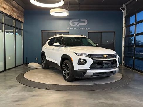 Used 2023 Chevrolet TrailBlazer LT w/ Convenience Package FWD image 1