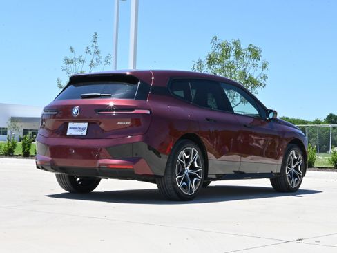 Certified 2025 BMW iX xDrive50 AWD/4WD image 9