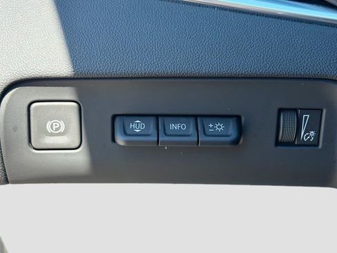 Used 2024 Buick Enclave Avenir w/ Avenir Technology Package FWD image 38