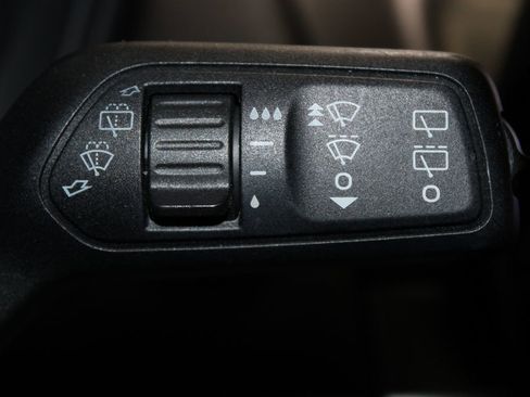 Certified 2020 Ford EcoSport SE w/ SE Convenience Package FWD image 38