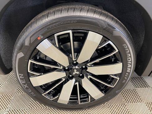 New 2025 Mitsubishi Outlander SE image 35