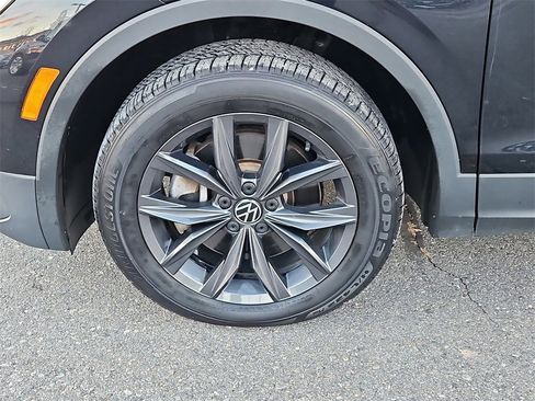 Used 2022 Volkswagen Tiguan SE image 7