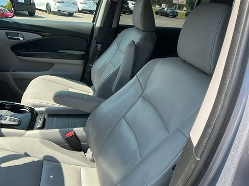Used 2017 Honda Pilot Touring image 14