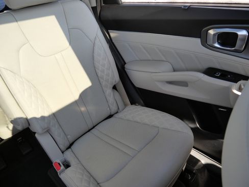 Used 2023 Kia Sorento SX image 14