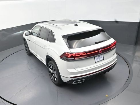New 2026 Volkswagen Atlas Cross Sport SEL Premium R-Line AWD/4WD image 17
